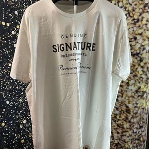 Signature Levi’s T-shirt